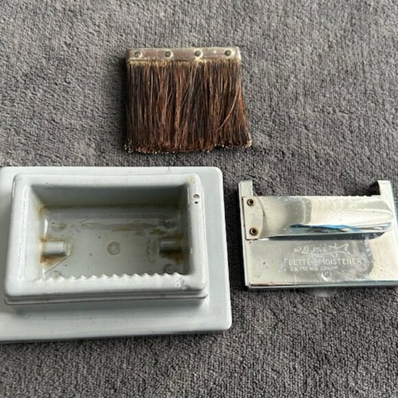 Vintage Desktop Pike Better Moistener for Stamps, Envelopes - Picture 6 of 7